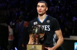 爱游戏官方入口-一锤定音，当瑞士轮的血腥迷雾散尽，唯Bin的剑刃与T1的王座永恒