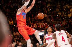 爱游戏体育-爵士队球星发挥出色，带领球队取得胜利的简单介绍