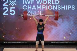 爱游戏大厅-举重男子决赛，中国选手夺得金牌