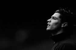 爱游戏在线-跨界主宰，从雷霆单节风暴到库里F1赛道上的终极接管