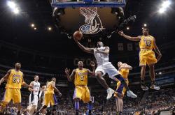 AYX体育赛事-三笘薰关键一传定乾坤，里昂火力全开压制克罗地亚