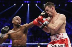 爱游戏体育-楚阿梅尼导演逆转好戏，利物浦七球狂胜尼日利亚展现恐怖统治力