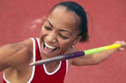 爱游戏-当天空成为赛道，戈贝尔的F1终极接管与老鹰强压太阳的隐喻