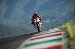 爱游戏APP-鹈鹕对决76人，福克斯关键战不手软，一记绝杀定江山