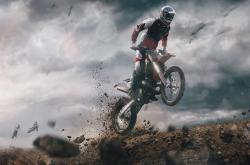 爱游戏娱乐-威廉姆斯绝杀法拉利，拉塞尔状态火热，一场颠覆F1格局的经典战役