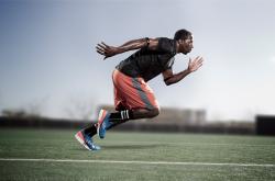 爱游戏娱乐-英格兰翻盘罗马，哈兰德关键制胜，北欧风暴席卷永恒之城