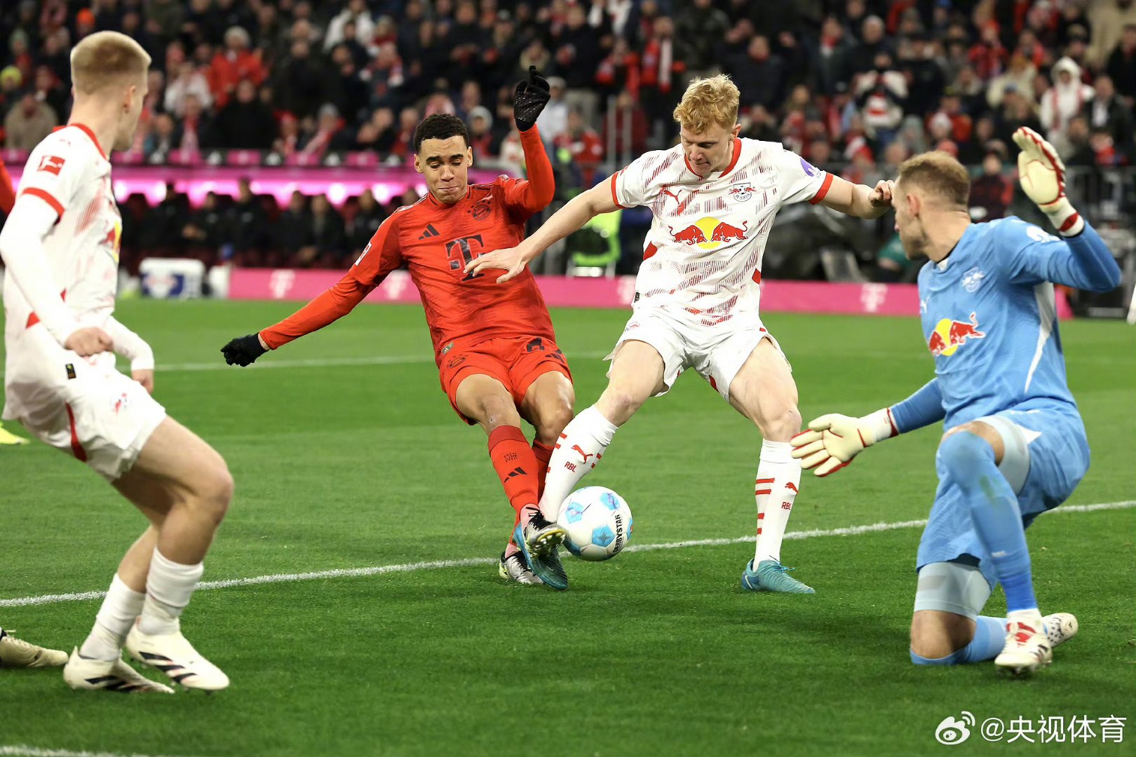 德国队大胜罗马尼亚，强势出线