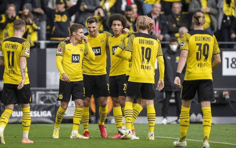 关于拜仁慕尼黑客场获胜势头如虹，继续领跑积分榜的信息