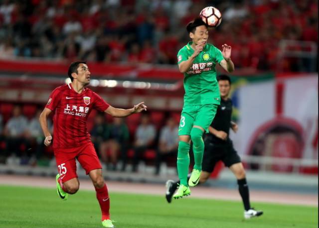 上海上港打破斯坦华队长城防线，收获连胜的简单介绍