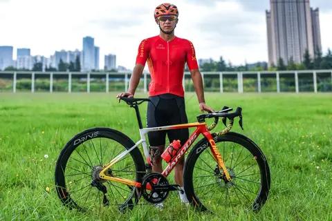 关于中非共和国自行车选手展现实力的信息 关于中非共和国自行车选手展现实力的信息