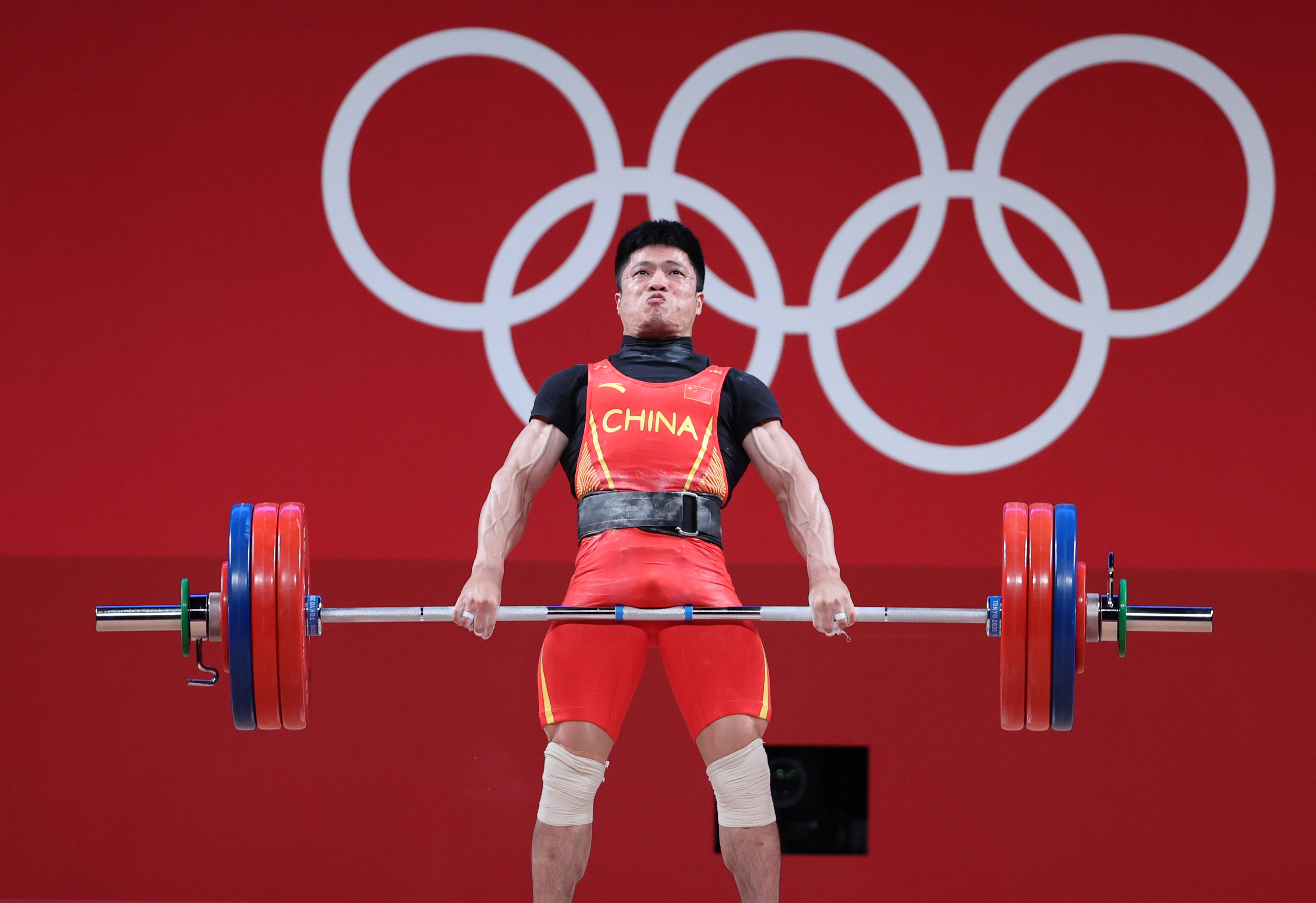 举重男子决赛,中国选手夺得金牌 举重男子决赛,中国选手夺得金牌
