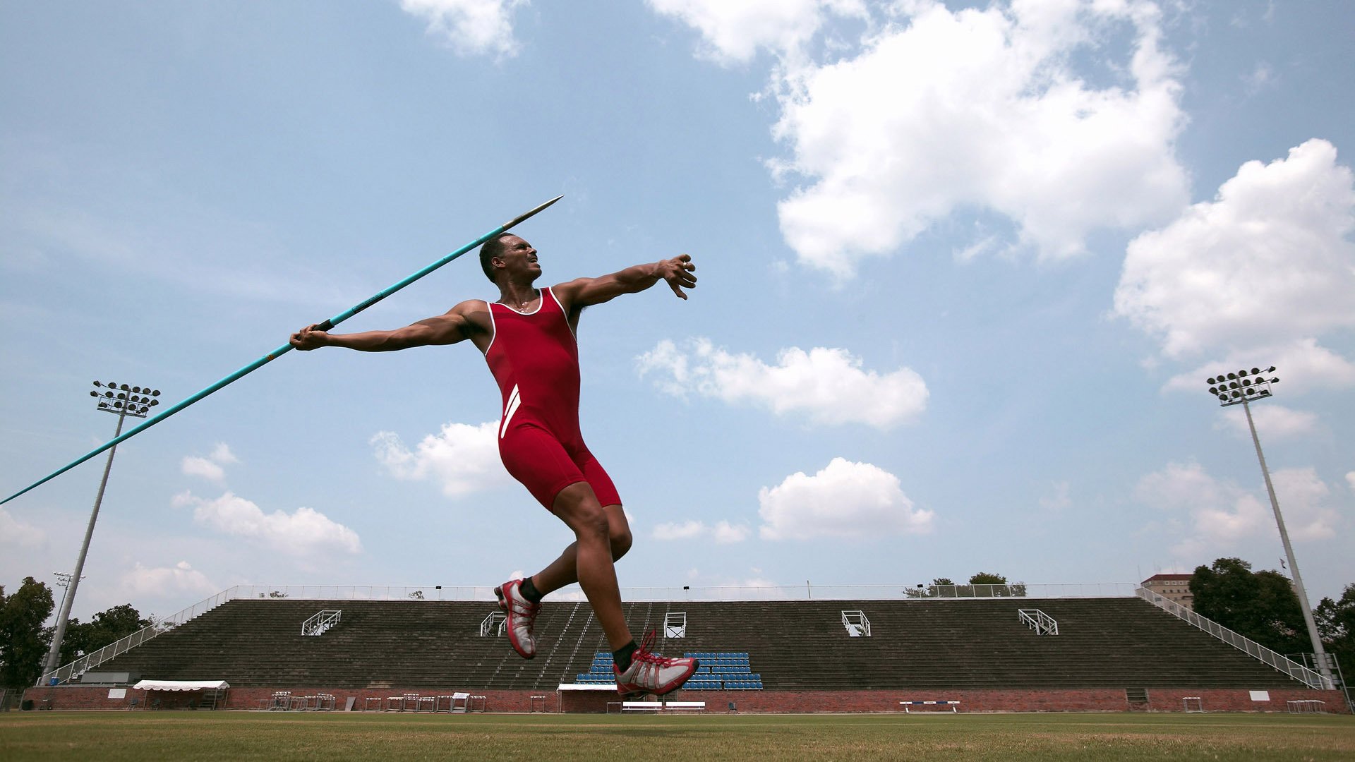 骑士绝杀尼克斯，班凯罗在F1街道赛上演终场接管
