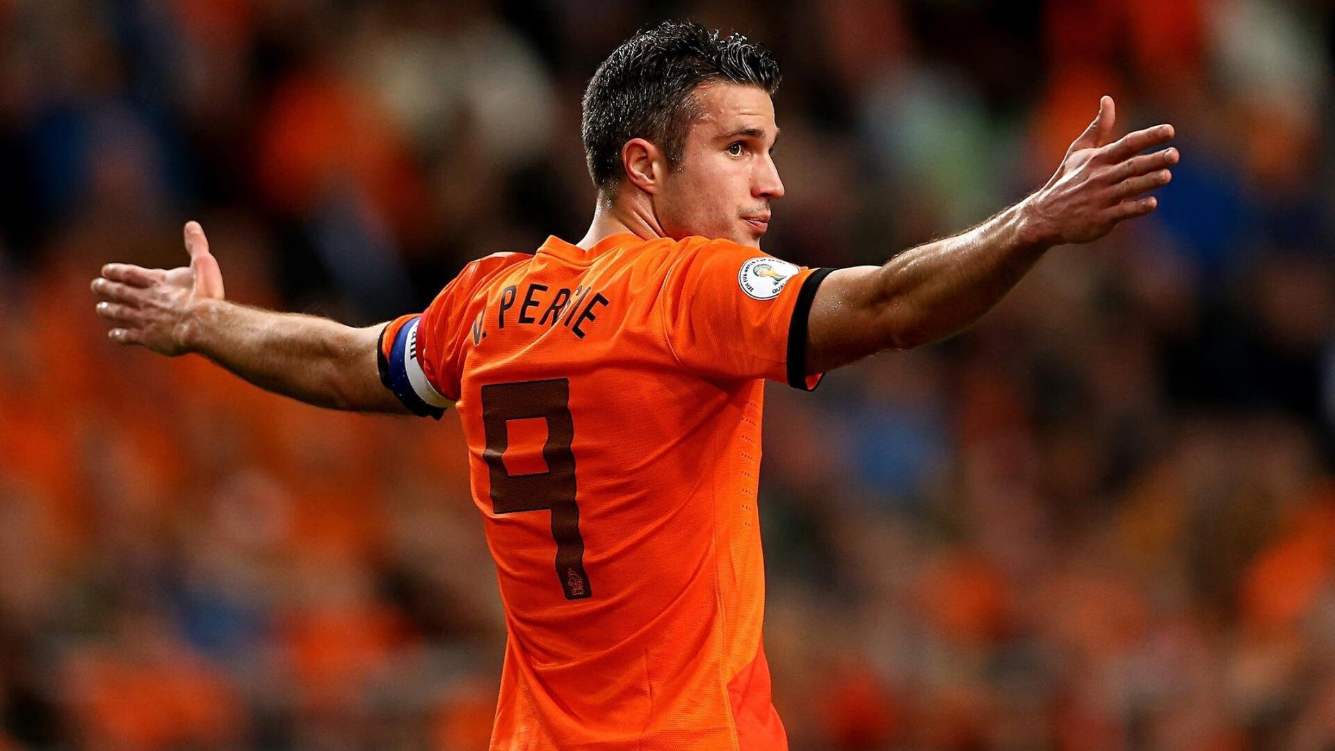 赛道上的毫秒之争，维斯塔潘高光表现助红牛车队险胜雷诺